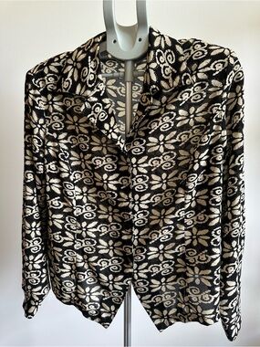 Amanda Collection Black & Cream Floral Blouse